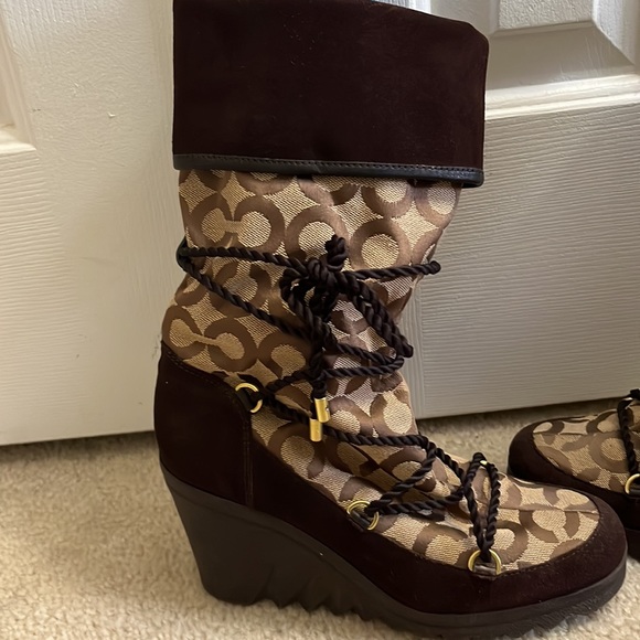 Coach brown&tan calf high boots -size 7 medium excellent condition - Picture 3 of 5
